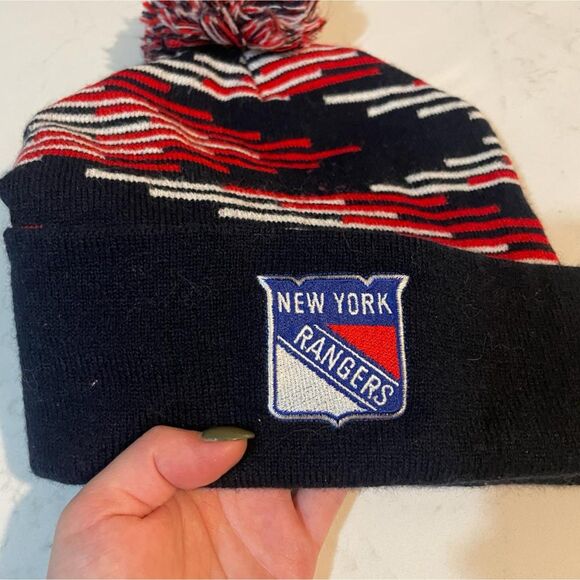 New York Rangers Pom Pom Beanie Hat with Cuff Black Red OS - Picture 2 of 8